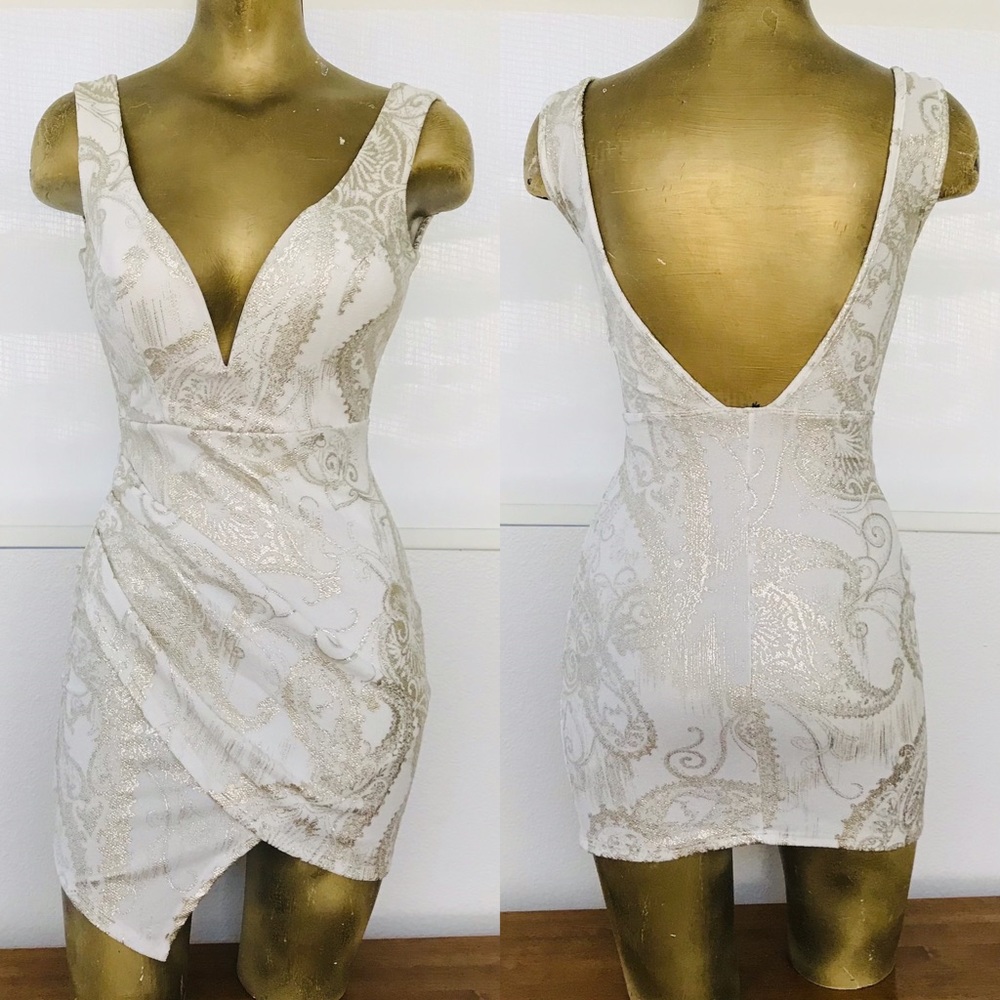 Beautiful White and Metallic Embossed Asymmetrical Bodycon Mini Dress Small
